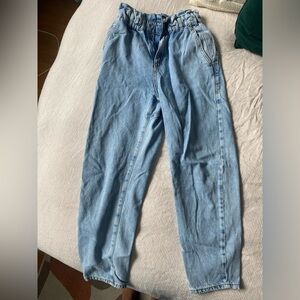 Zara light wash straight leg jeans size 2
